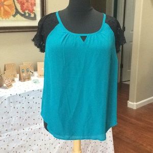 NWOT Torrid Top sz 2